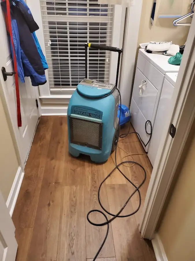 Commercial dehumidifier deployed for Crawl Space Restoration in Pearland
